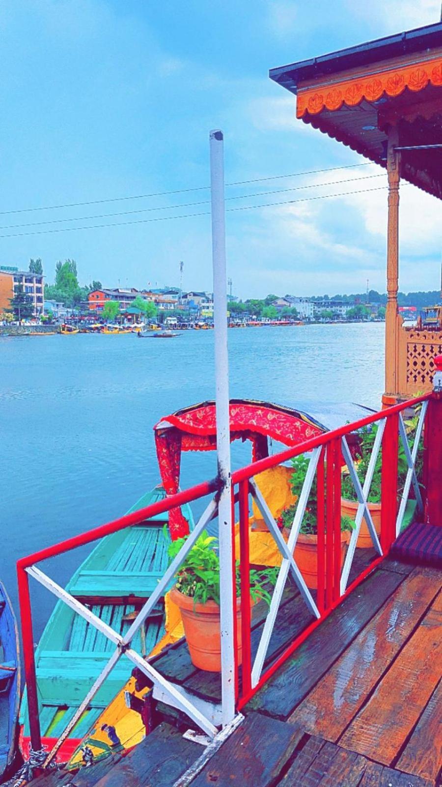 Crown Of India Group Of Houseboats Hotel Srinagar  Luaran gambar