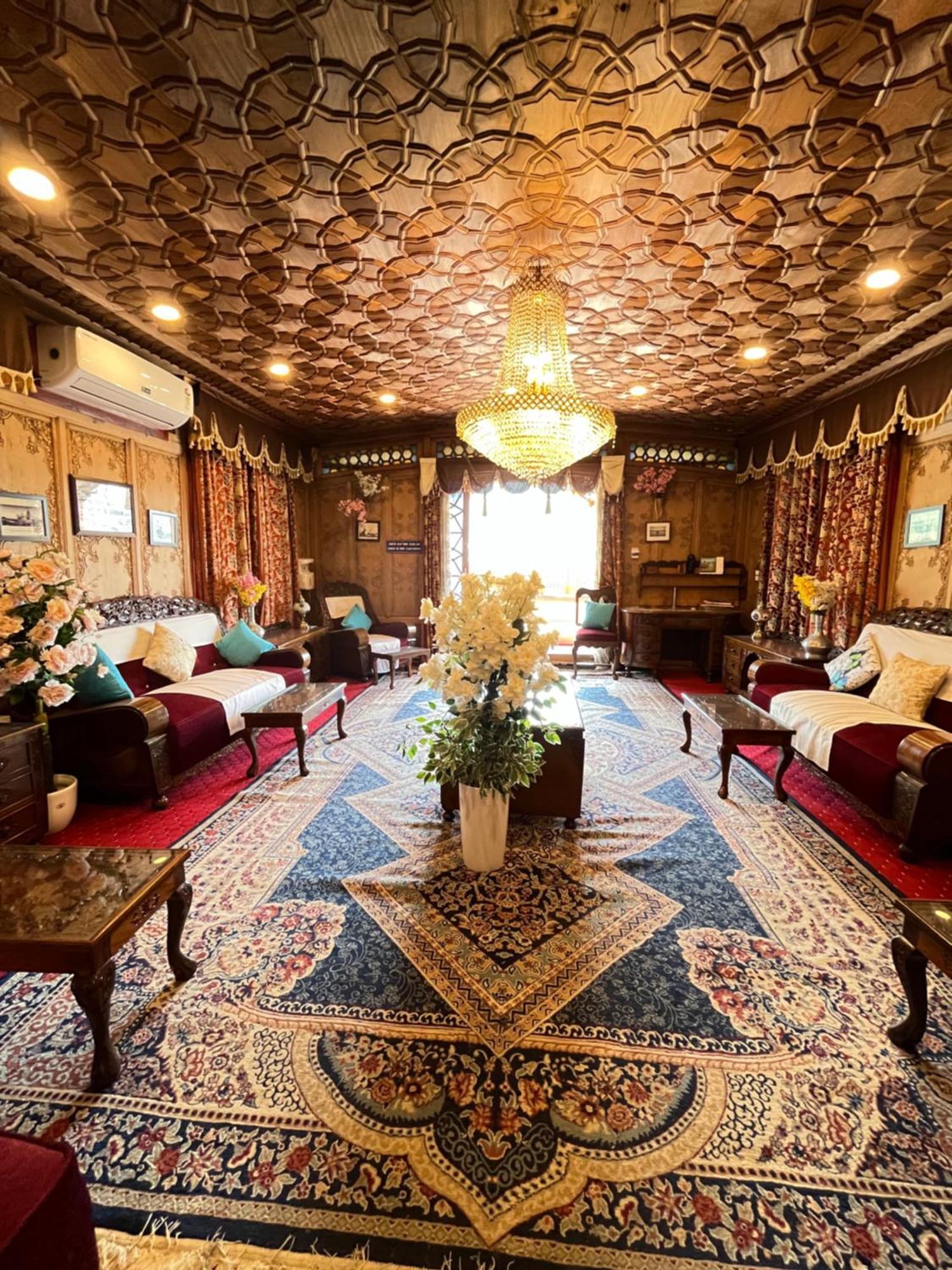 Crown Of India Group Of Houseboats Hotel Srinagar  Luaran gambar